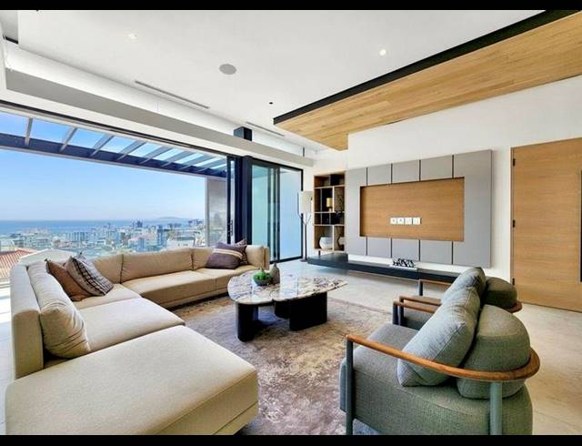 3 BEDROOM APARTMENT FOR SALE IN BANTRY BAY